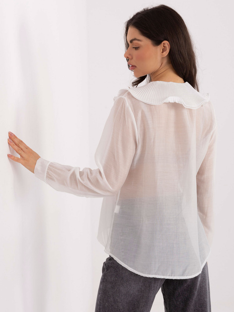 Biała elegancka koszula z plisowaniem