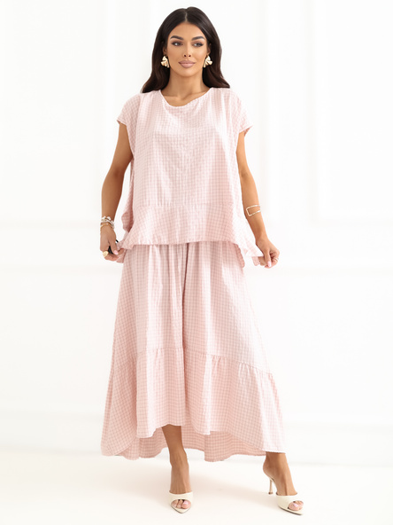 Jasnoróżowa długa spódnica z falbaną