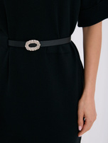 Black simple dress made of knit fabric.