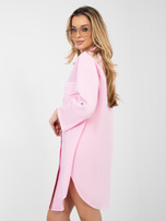 Jasnoróżowa casualowa sukienka szmizjerka RUE PARIS 