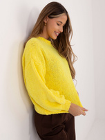 Żółty sweter oversize z domieszką wełny