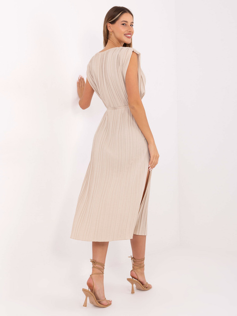 Beżowa plisowana sukienka z rozcięciami