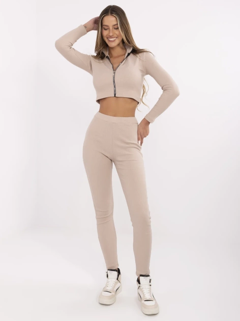 Jasnobeżowy dwuczęściowy prążkowany komplet Ivette RUE PARIS