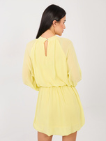 Jasnożółta krótka sukienka z ozdobnymi różami RUE PARIS 