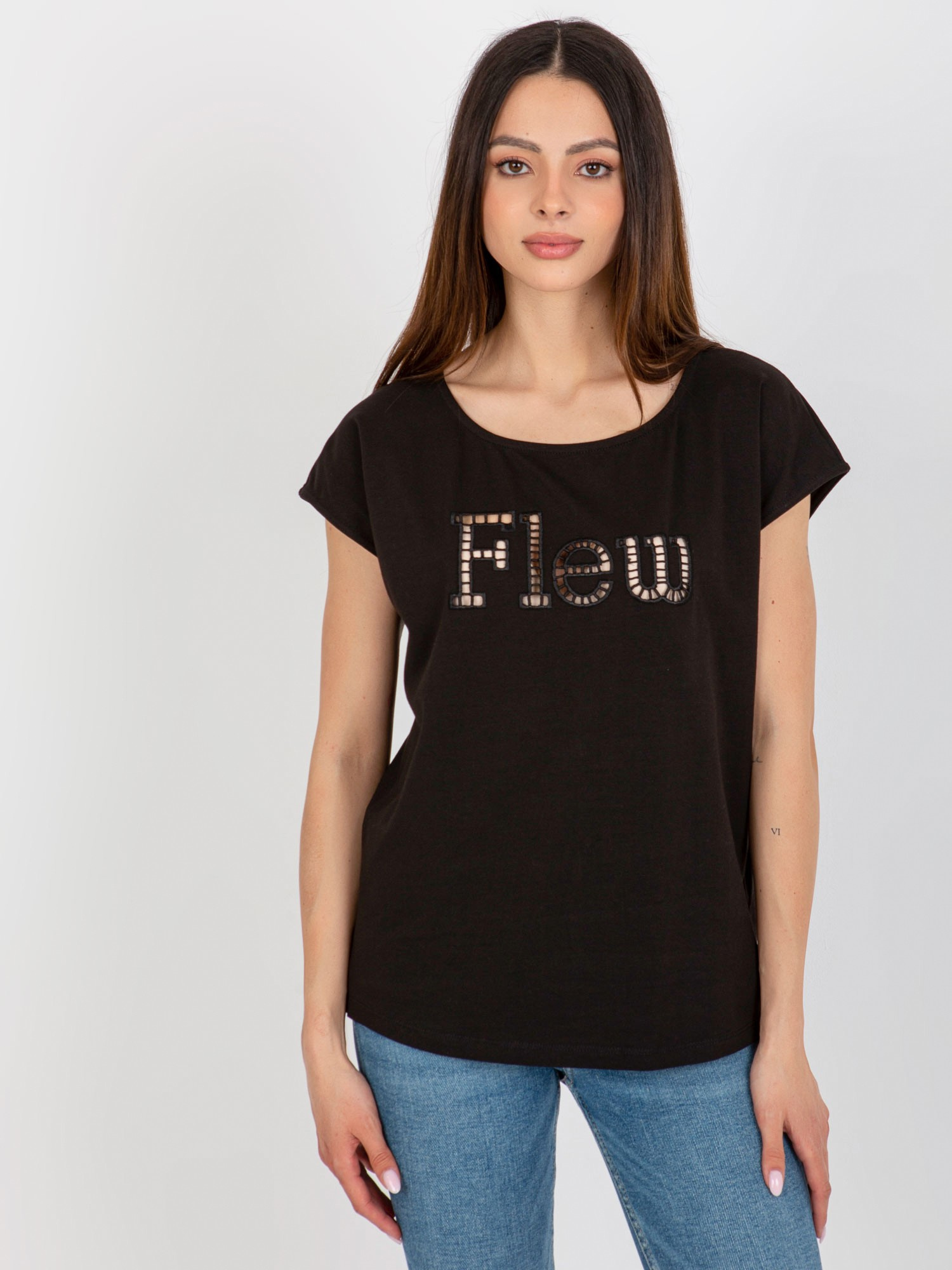 Hurt Czarny damski t-shirt jednokolorowy z napisem 