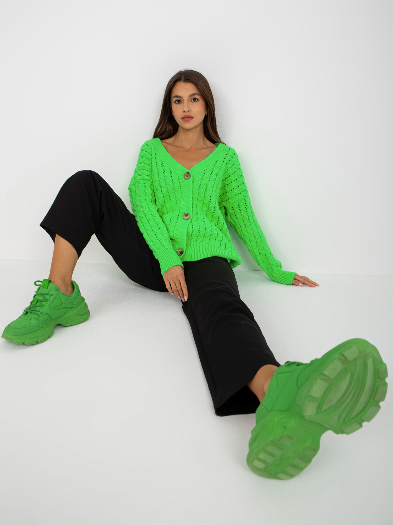 Fluo zielony ażurowy sweter rozpinany w warkocze RUE PARIS