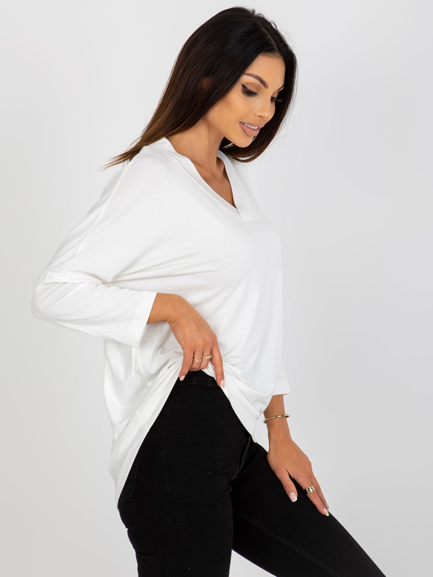 Online wholesale Ecru women's basic blouse made of viscose.