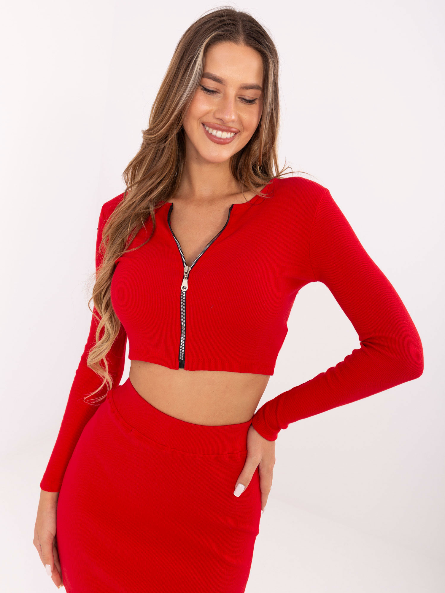 Red set with a short blouse RUE PARIS.