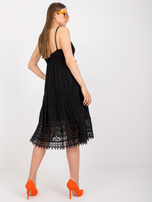 Czarna rozkloszowana sukienka na ramiączkach z koronką OCH BELLA