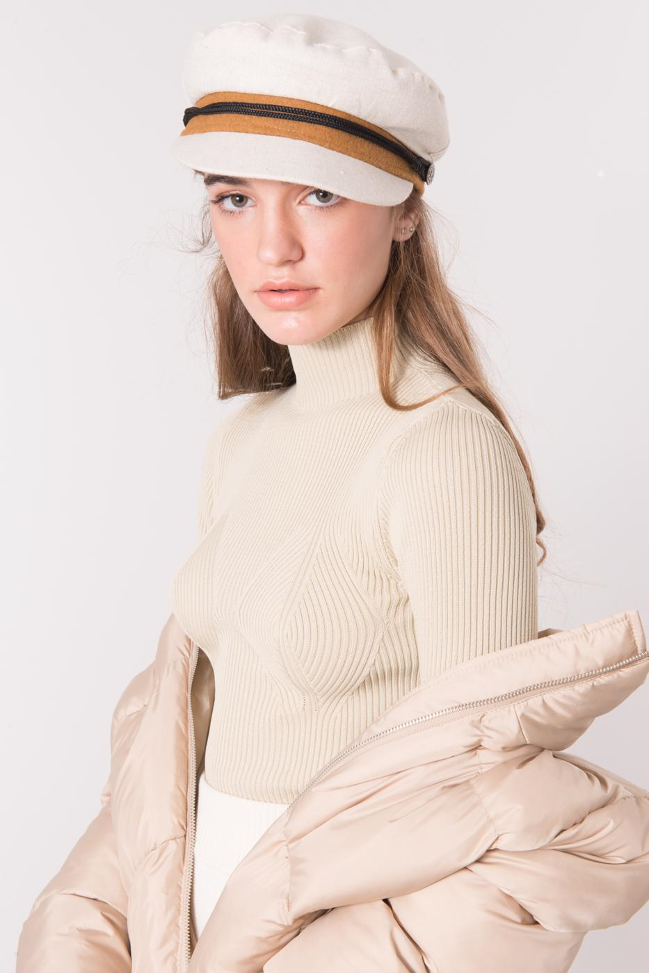 Helle beige gestreifte Rollkragen BSL.