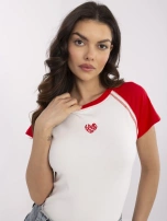Ecru-czerwony t-shirt z kontrastowymi rękawami