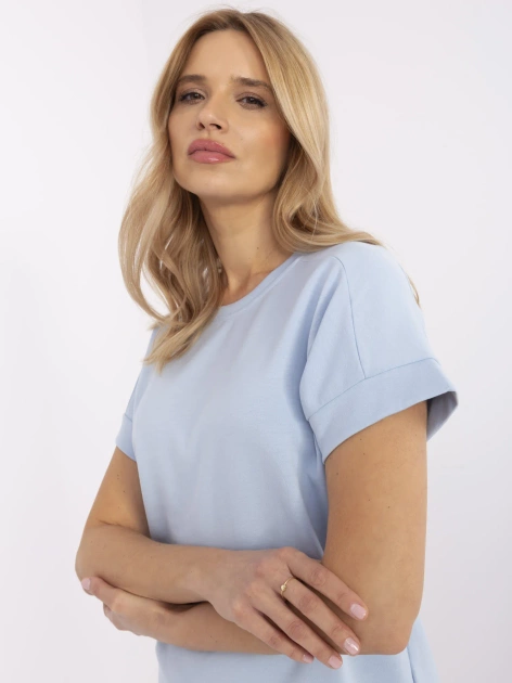 Jasnoniebieska bluzka basic z dodatkiem wiskozy