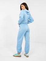 Pastelowy niebieski komplet ze spodniami typu jogger RUE PARIS  