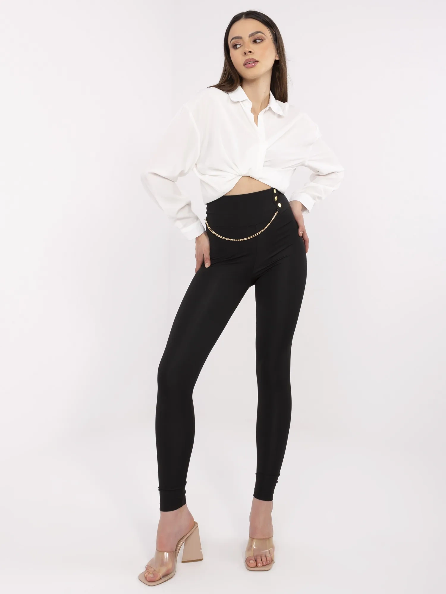 Schwarze Damen-Leggings mit Kette.
