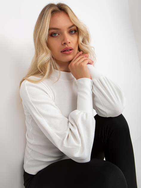 Hurt Biała prążkowana bluzka basic z półgolfem RUE PARIS