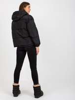 Hurtownia Czarna kurtka zimowa 2w1 z odpinanymi rękawami 