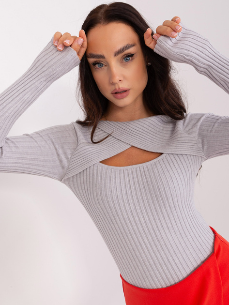 Hurtownia Jasnoszary prążkowany sweter z dzianiny