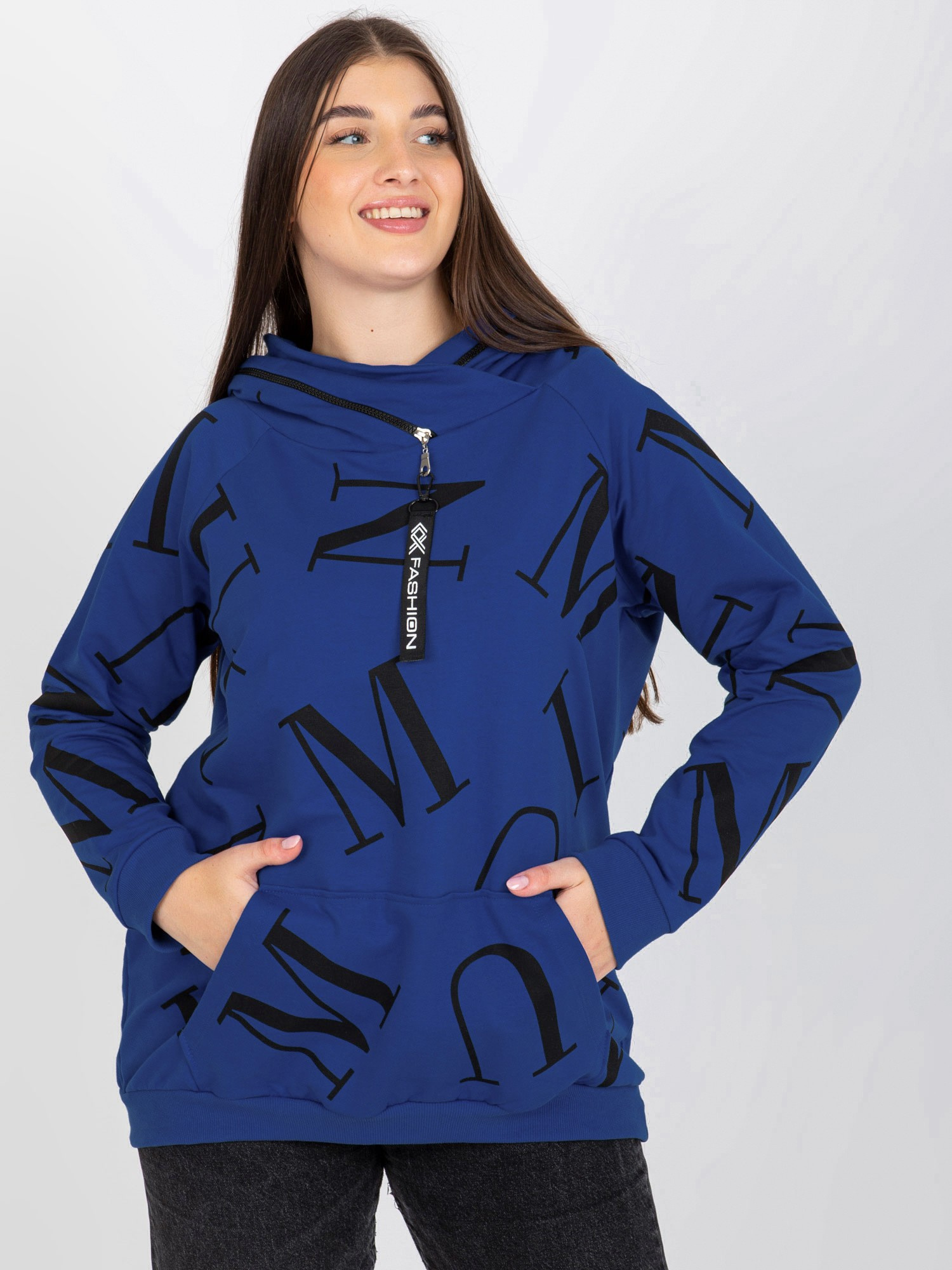 Hurt Ciemnoniebieska damska bluza plus size z literami 
