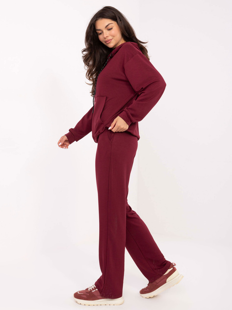 Bordowy dresowy komplet z haftem