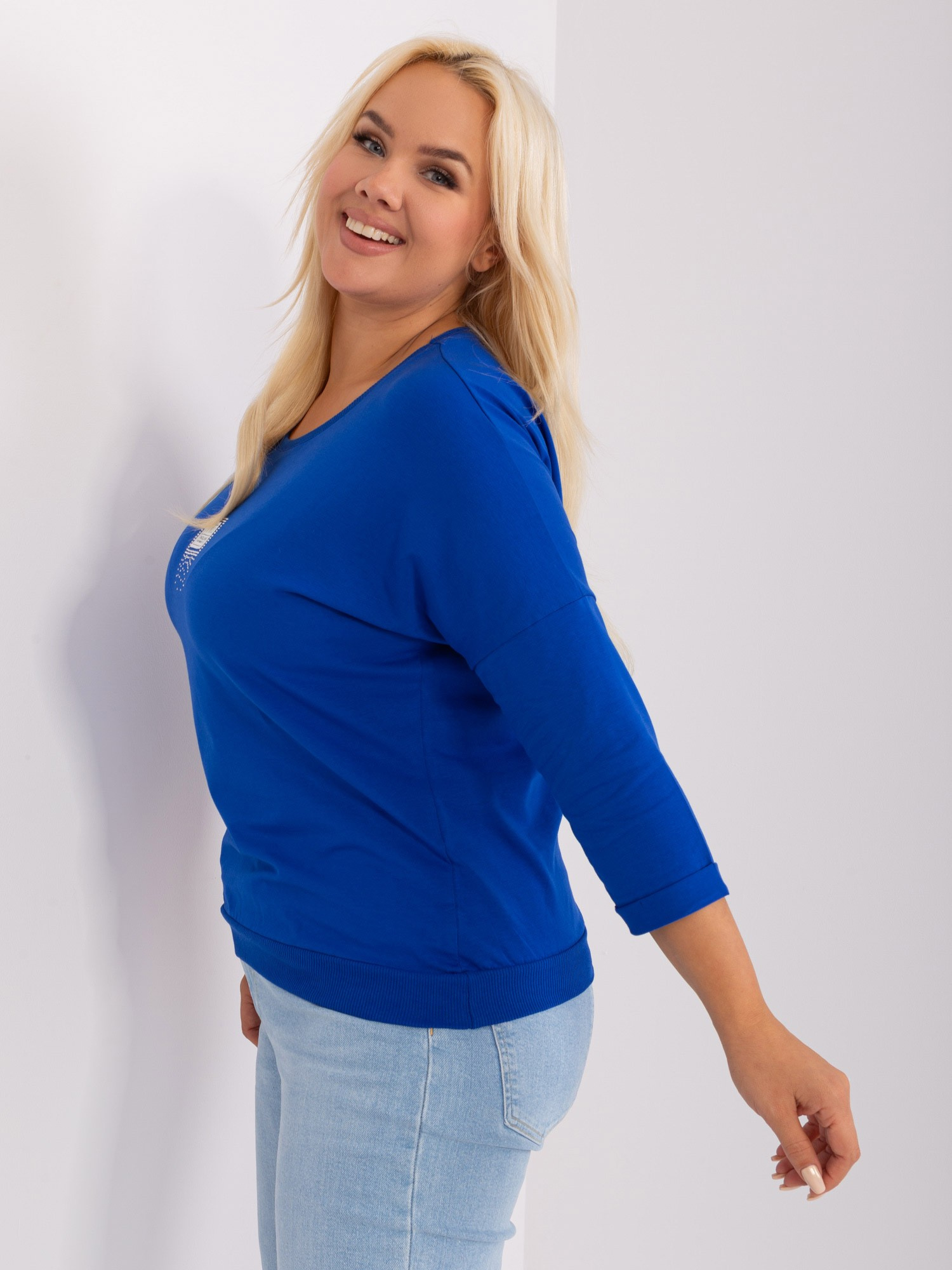Didmeninė Kobalto moteriška bluzonė plus size su 3/4 rankovėmis.