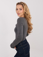 Grafitowa bluzka z guzikami przy dekolcie