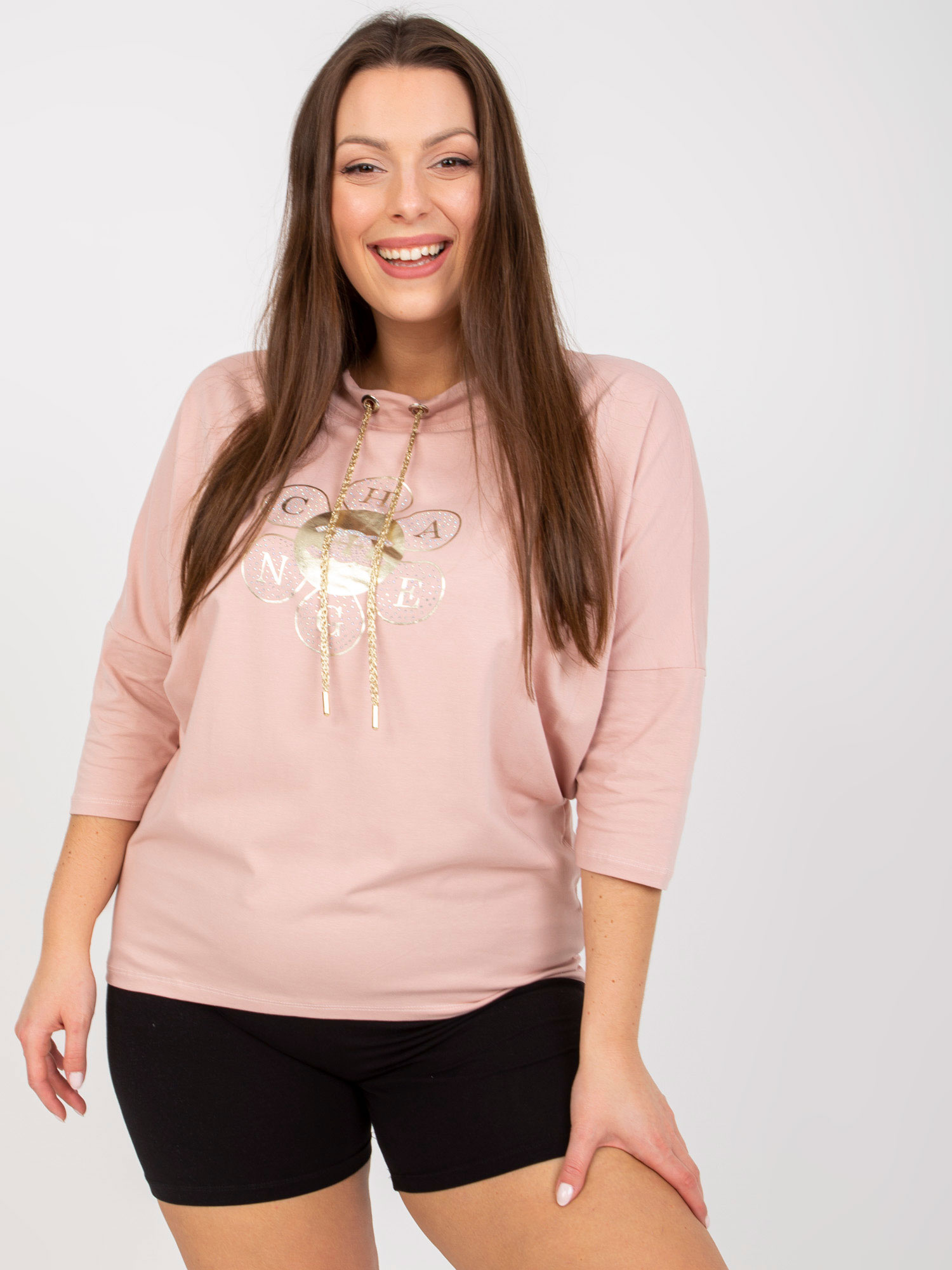 Růžová plus size blůza s 3/4 rukávem.