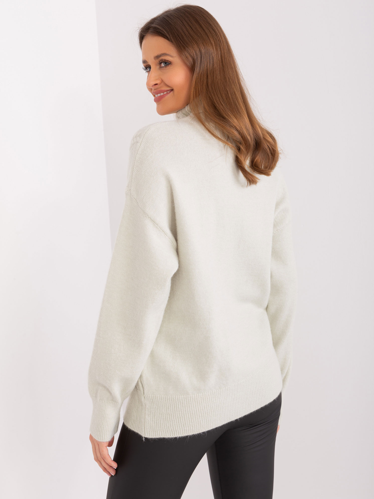Sweter pistacjowy