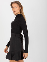 Hurtownia Czarny dopasowany sweter damski z półgolfem