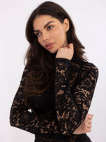 Czarna dopasowana bluzka z koronki