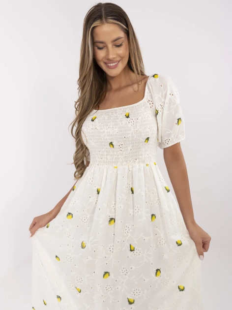 Ecru ażurowa sukienka na lato
