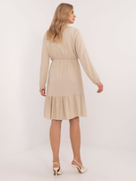 Hurt Beżowa rozkloszowana sukienka z falbaną OCH BELLA