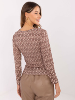 Ciemnobeżowa bluzka z ozdobnym detalem RUE PARIS 