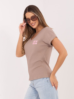 Ciemnobeżowa damska bluzka z krótkim rękawem  