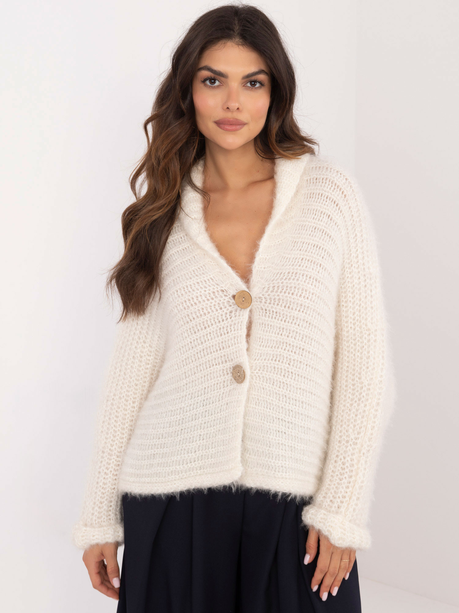 Sweter ecru