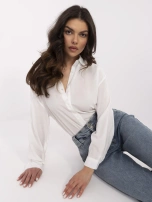 Biała klasyczna koszula z kołnierzykiem