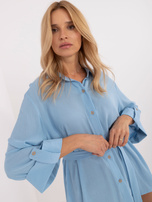 Hurtownia Niebieska damska koszula oversize z paskiem
