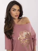 Brudnoróżowa bluzka z krótkim rękawem