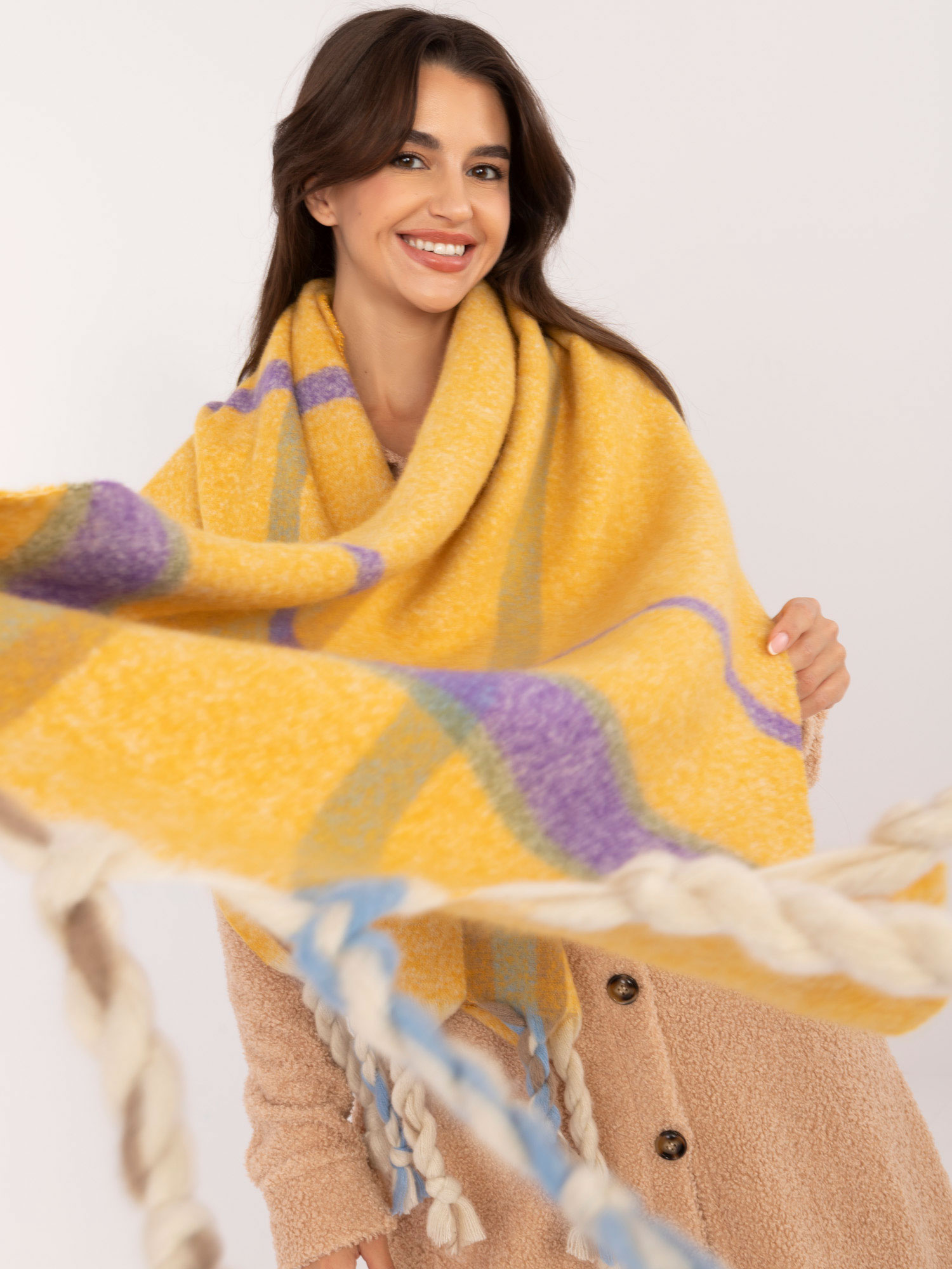 Szalik ciemny żółty