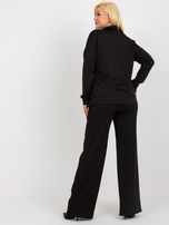 Juoda dviejų dalių plus size komplektas juostelėmis.