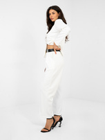 Ecru dresowe spodnie z ozdobnymi przeszyciami 