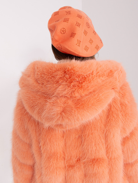 Hurtownia Brzoskwiniowy beret damski z biżuteryjną aplikacją