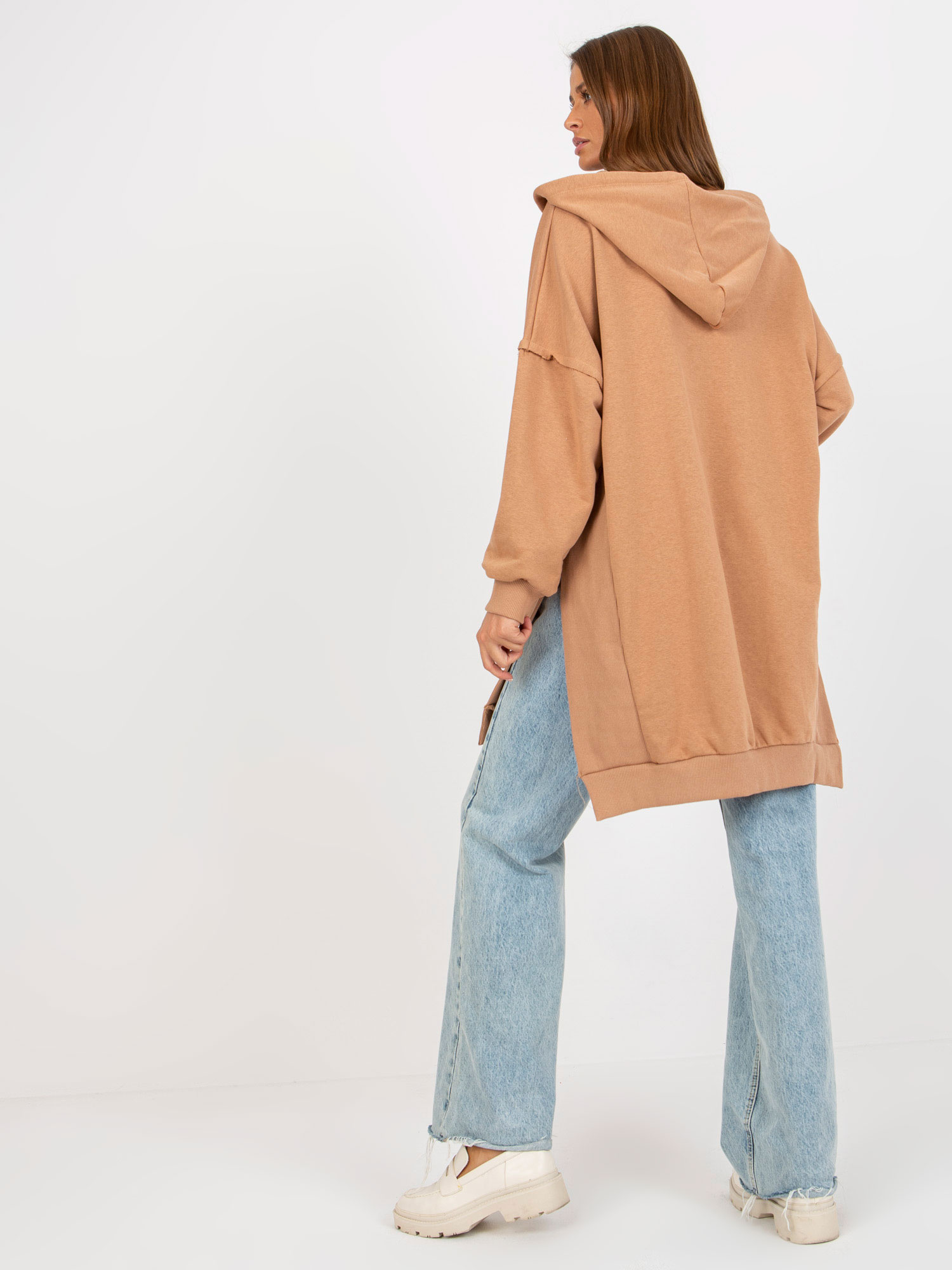 Hurt Camelowa długa bluza oversize z kapturem i rozcięciami