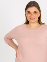 Hurt Jasnoróżowa bluzka plus size z nadrukiem i rękawem 3/4