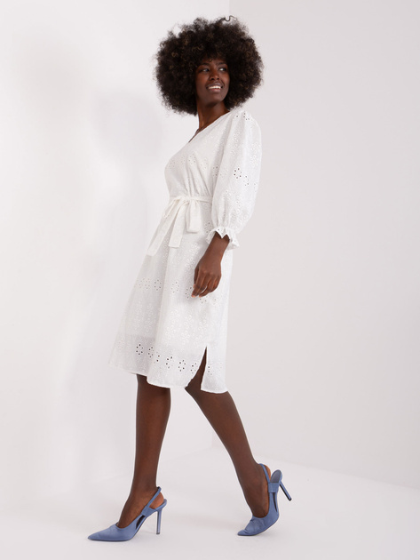 Hurtownia Ecru ażurowa sukienka z rękawem 3/4