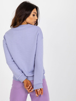 Hurt Jasnofioletowa dresowa bluza bez kaptura z napisem