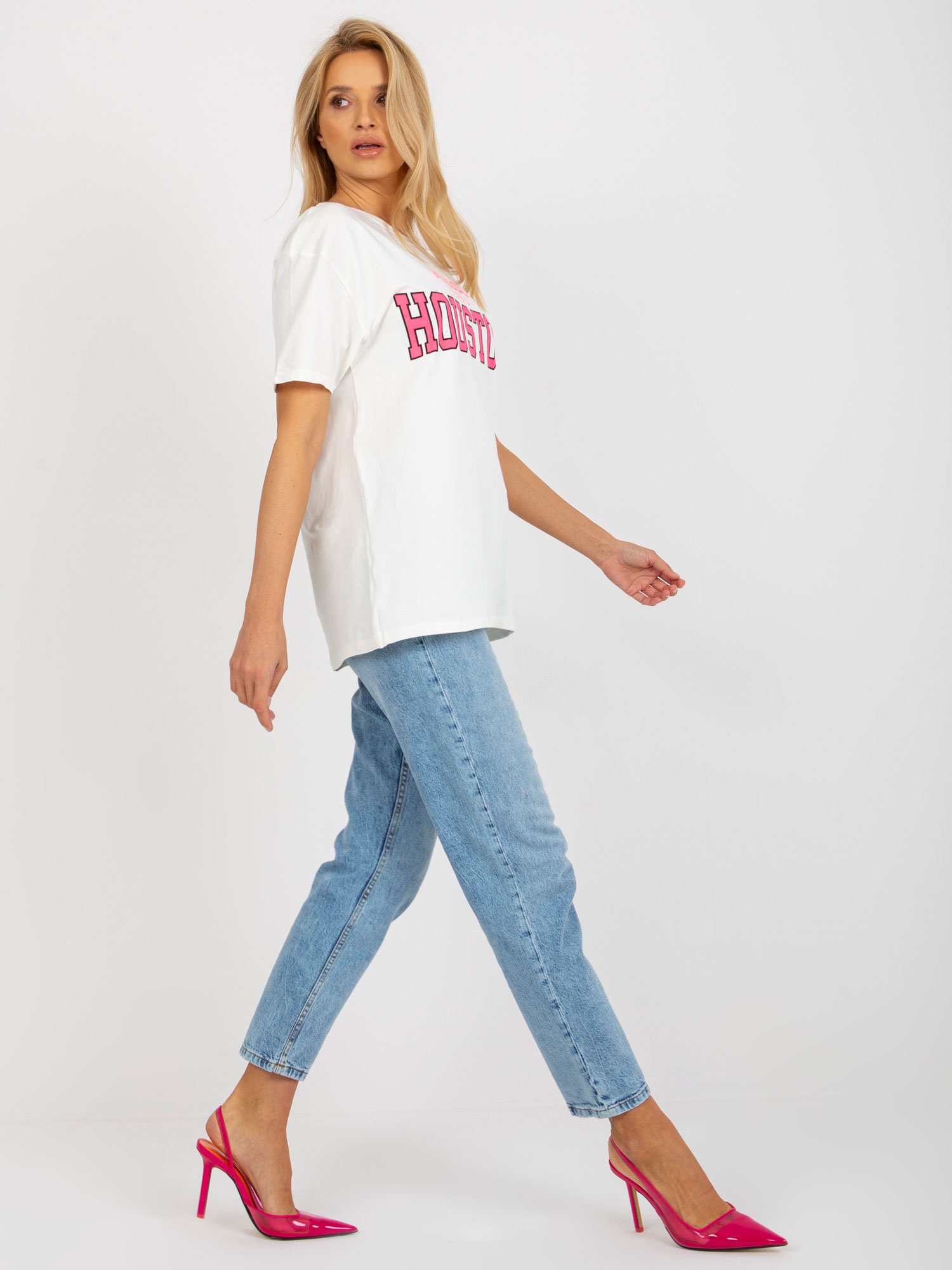 Ecru luźny damski t-shirt z nadrukiem