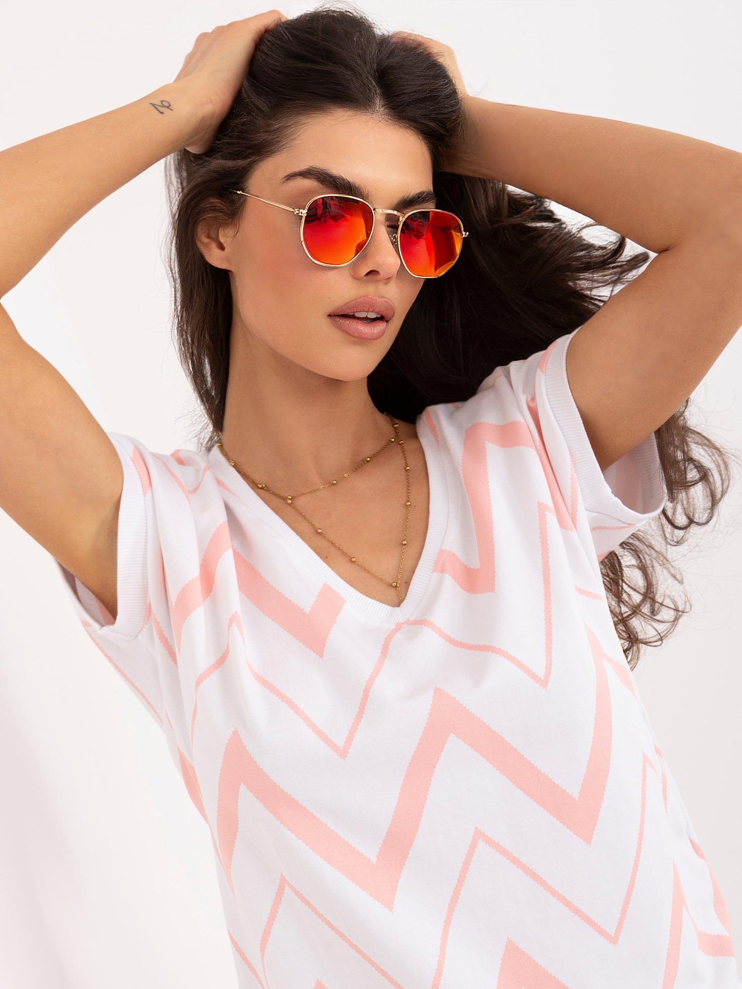 Brzoskwiniowa bawełniana bluzka z dekoltem V