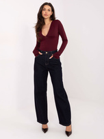 Burgundowa elegancka bluzka z wszytymi miseczkami