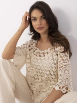 Beige durchbrochene Boho-Bluse mit 3/4-Ärmeln.