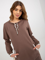 Hurt Brązowa mini dresowa sukienka basic z troczkami
